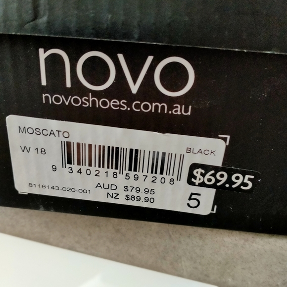 Size 5 novo heels - Picture 3 of 3